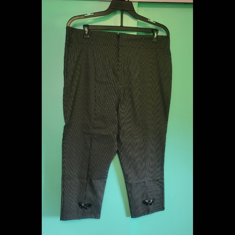 Hell Bunny Women's Black Pinstripe Capris - Picture 2 of 5